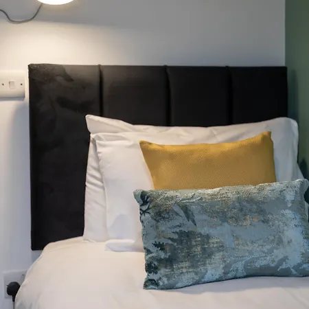 Ridgehill House By Cliftonvalley * Bristol